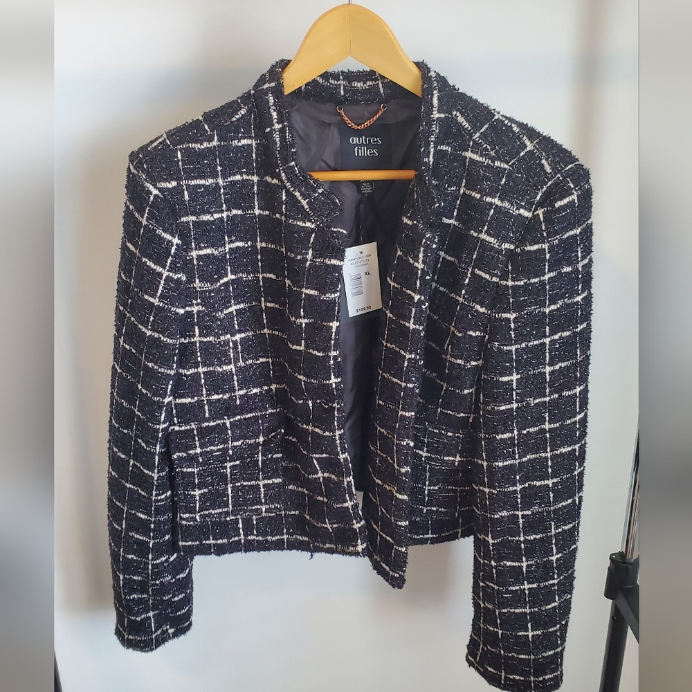Black and White Tweed Cropped Blazer
